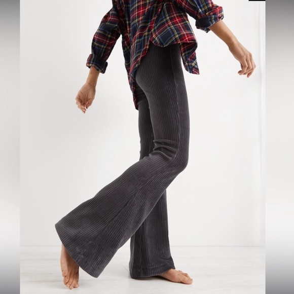 Aerie Groove-On Velour High Waisted Flare Pant | Size M Short | Smoked Gray - Picture 9 of 9